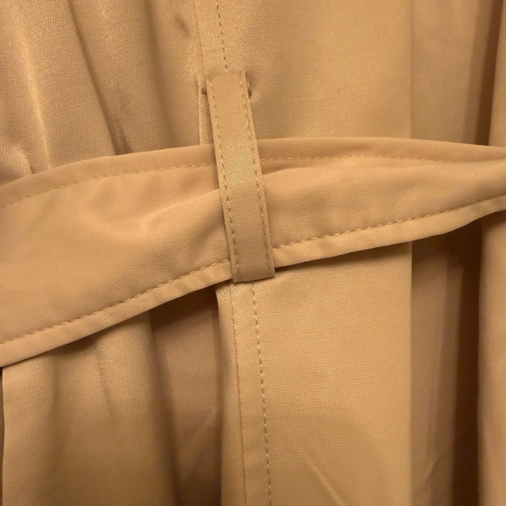 Women's Tan Trench Coat - Picture 4 of 10